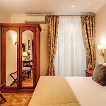Cortina Hotel