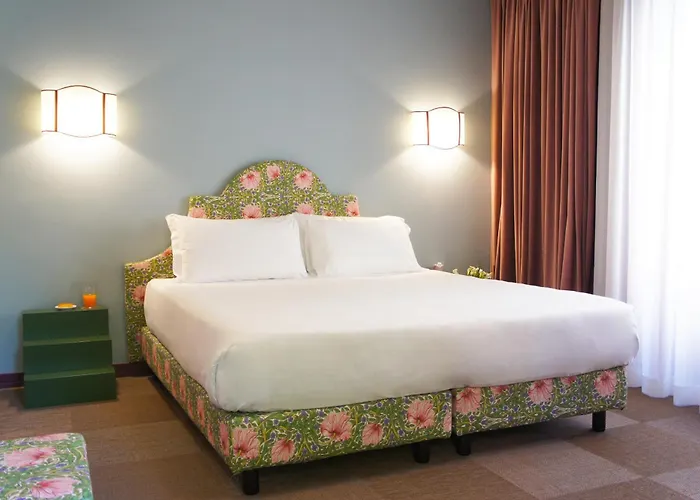 Cortina Otel