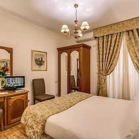 Cortina Hotel 3*